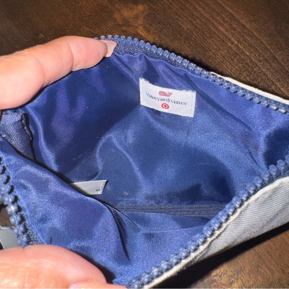 Vineyard Vines For Target White Wristlet Medium New With Tag - Picture 6 of 7